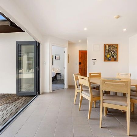 Stylish And Serene Living In Kohimarama Окленд Экстерьер фото